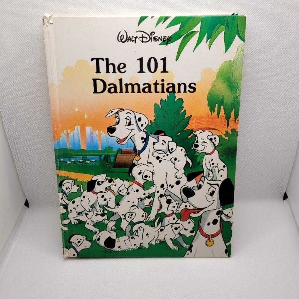 Walt Disney's 1986 The 101 Dalmations Large Hardcover Children's Book